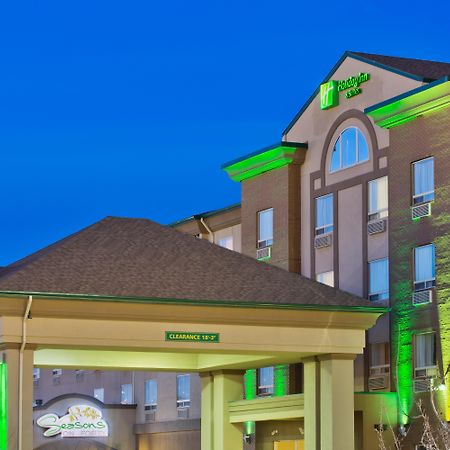 Holiday Inn & Suites Grande Prairie By Ihg Exterior foto