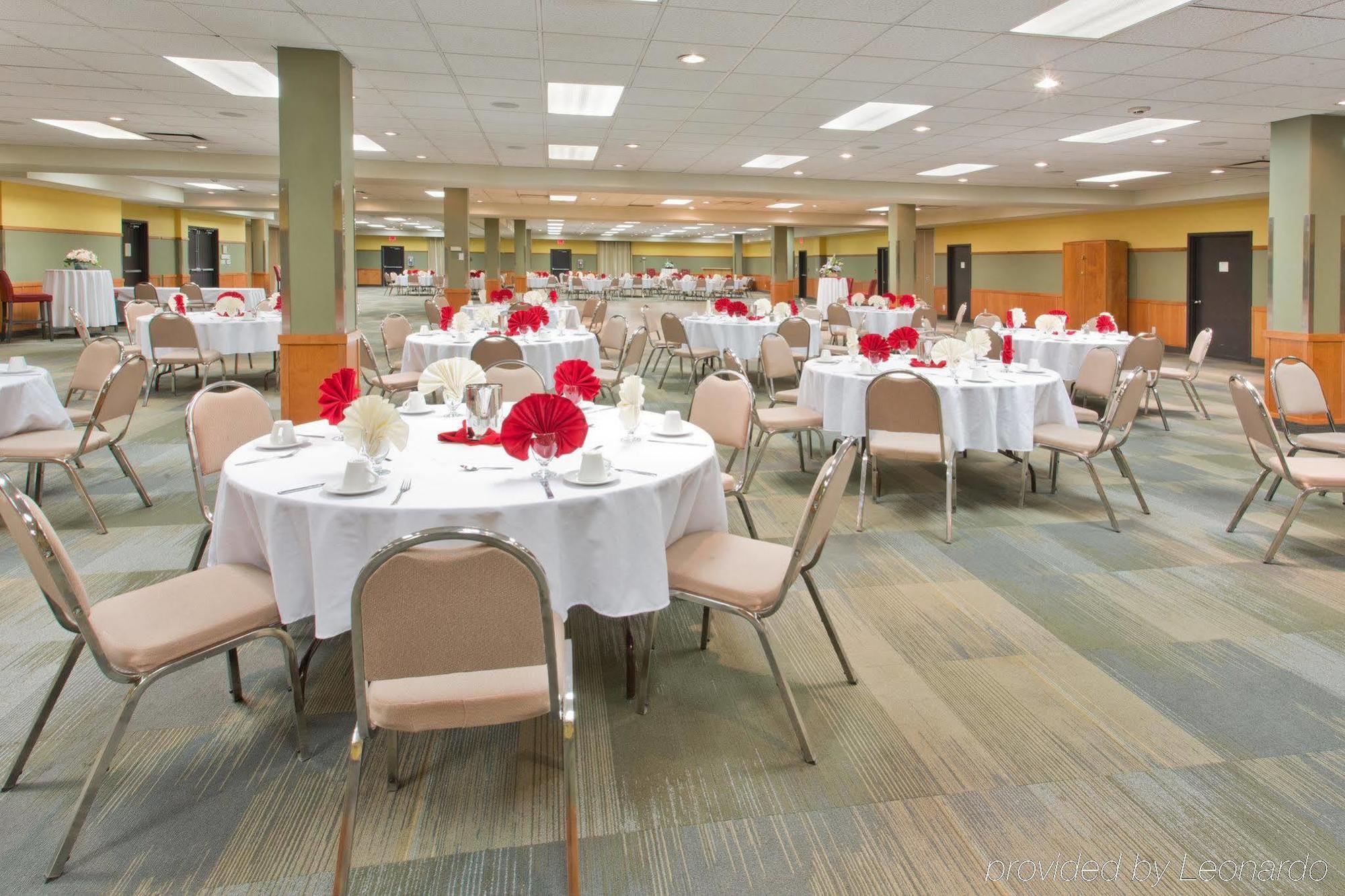 Holiday Inn & Suites Grande Prairie By Ihg Exterior foto